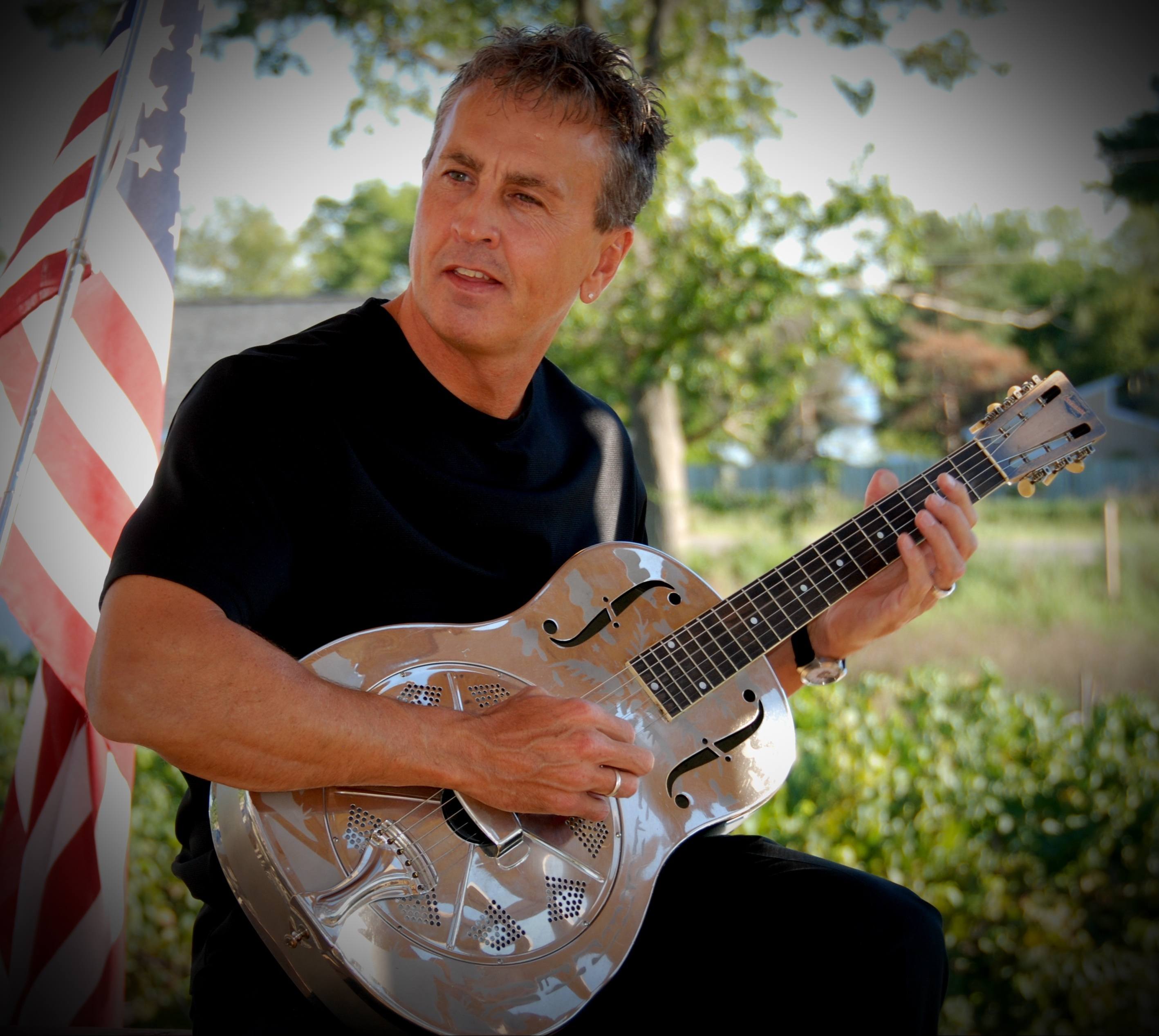 HOMECOMING - Singer/guitarist Ian Stewart