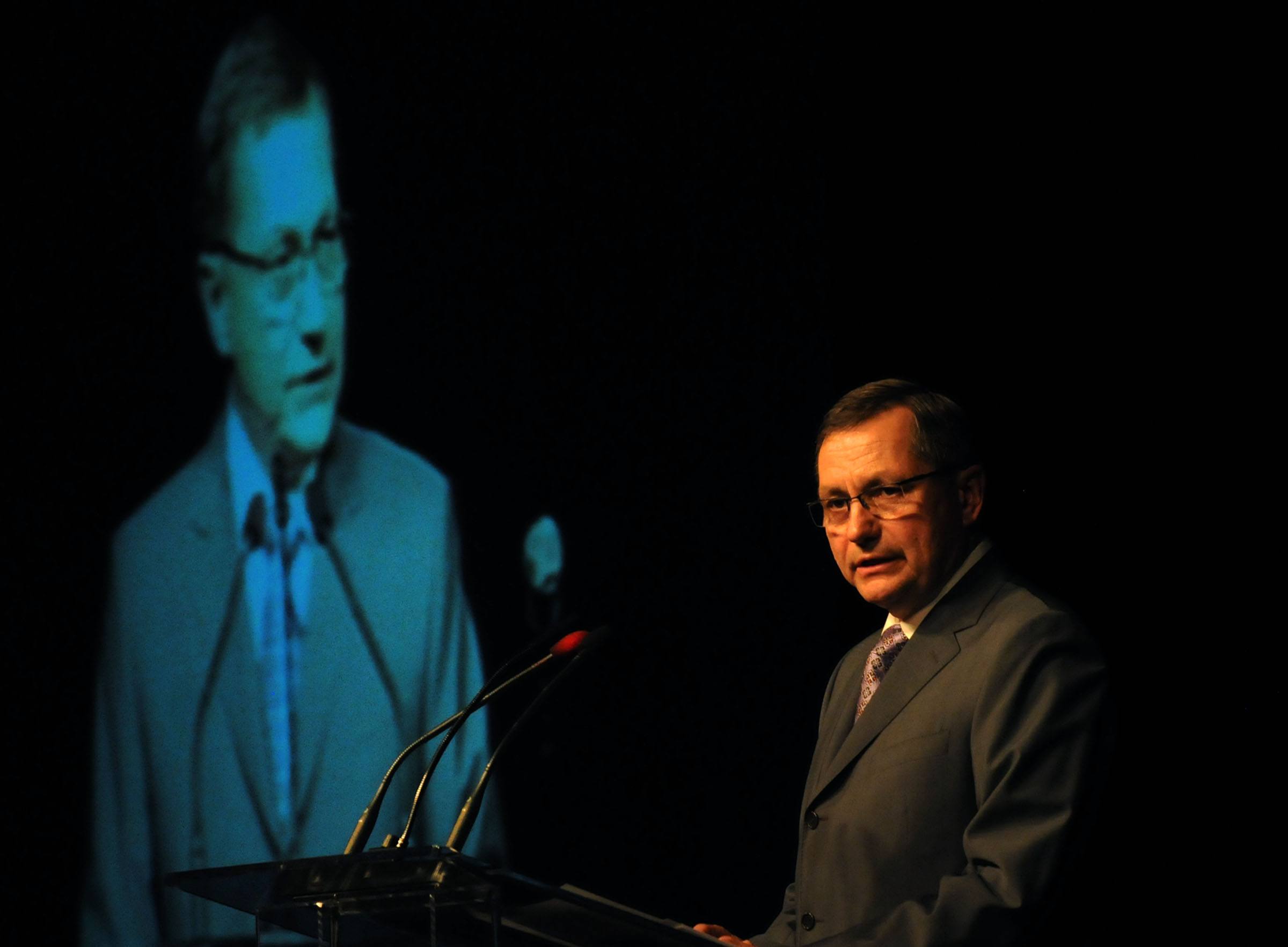 SHARING THE VISION- Premier Ed Stelmach addresses a packed house at the Capri Hotel during the Central Alberta Premier's Dinner Oct. 14.