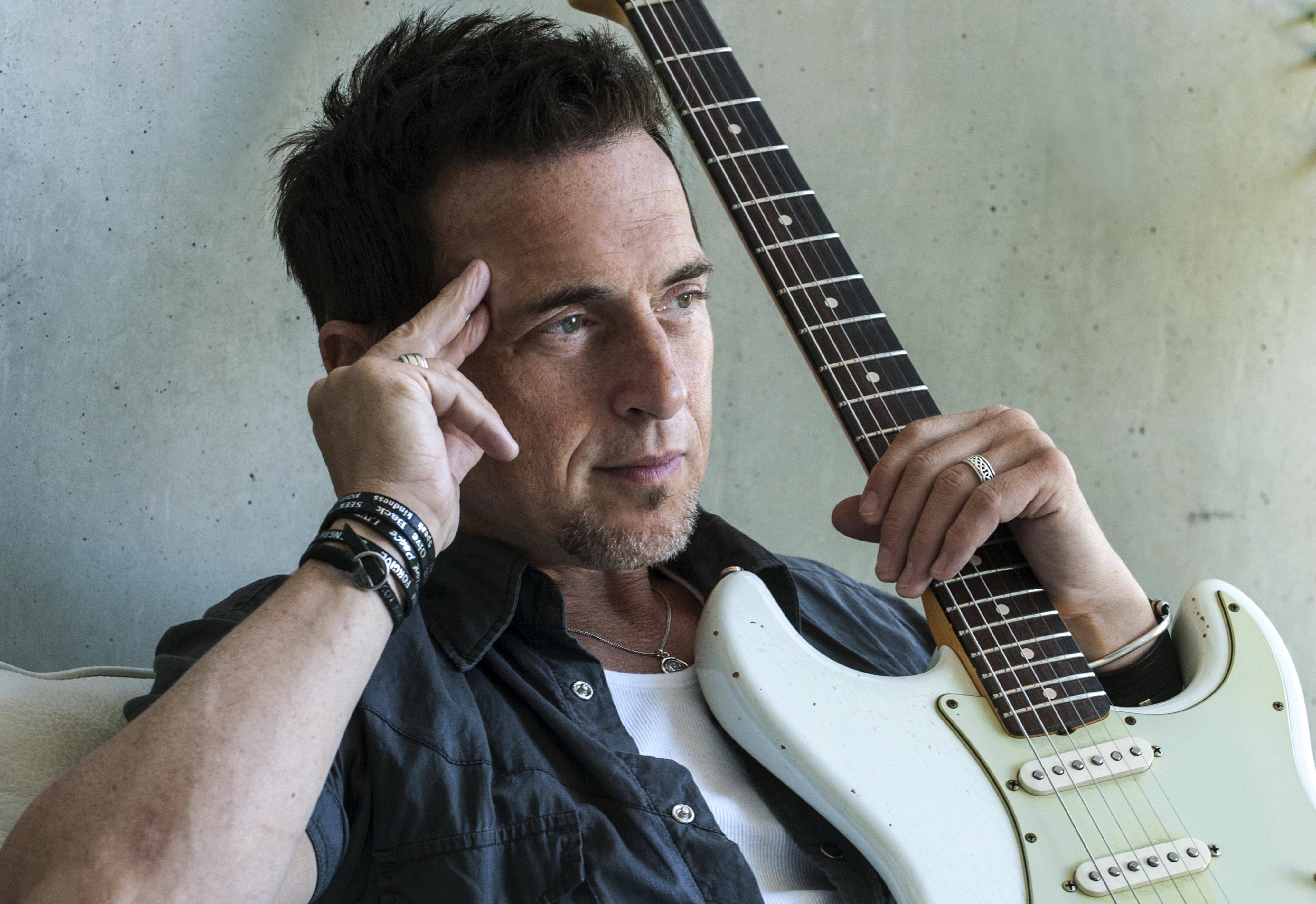 MAINSTAY – Singer/songwriter Colin James continues to create terrific tunes as featured on his latest disc Hearts on Fire. He performs at the Memorial Centre Wednesday evening.