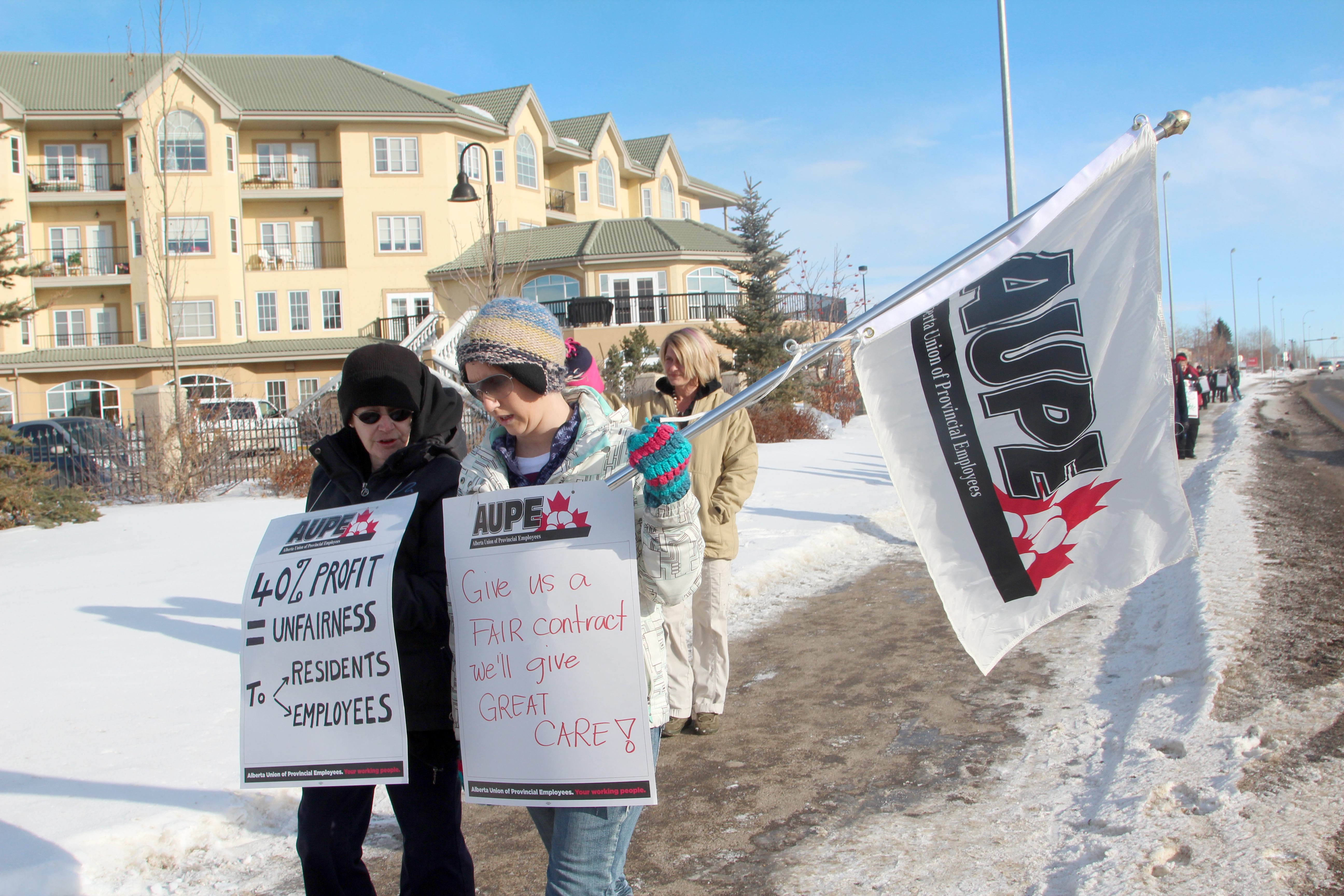 FIGHTING FOR CHANGE – Employees of Aspen Ridge Symphony Senior Living went on strike Monday afternoon after the Alberta Union of Provincial Employees and the employers were unable to come to an agreement regarding employee contracts.