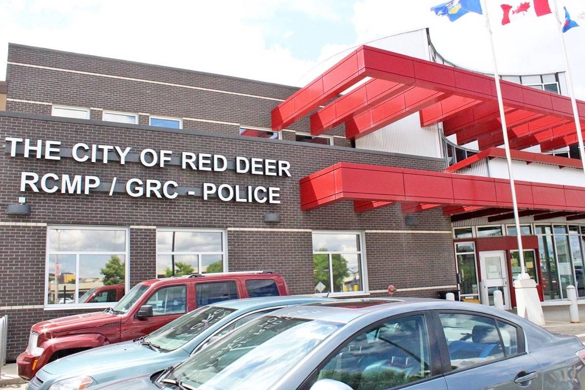 Red Deer RCMP arrest 10 in first day of warrant round-up