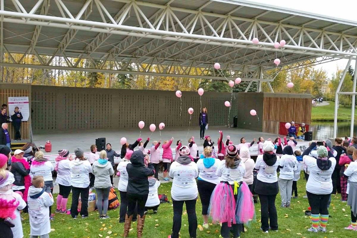 COMING TOGETHER - Members of the community at a previous CIBC Run for the Cure event came together to show support for a good cause. photo submitted