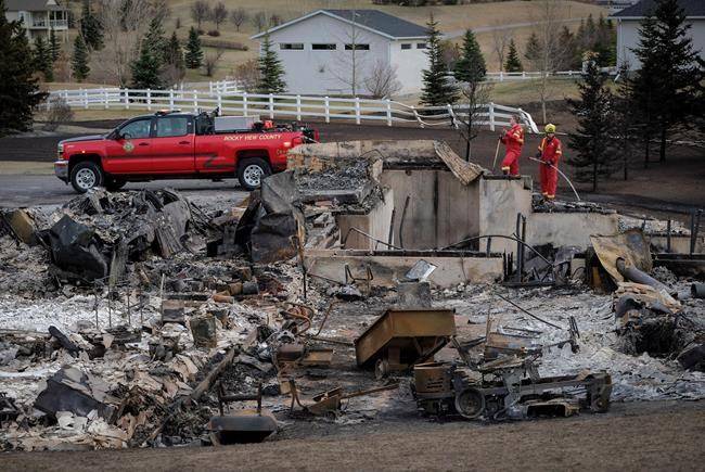 Firefighter dies battling wildfire in Alberta