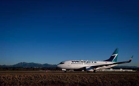 Transport Canada to cut pilot evaluators for large airlines, risking safety: critics