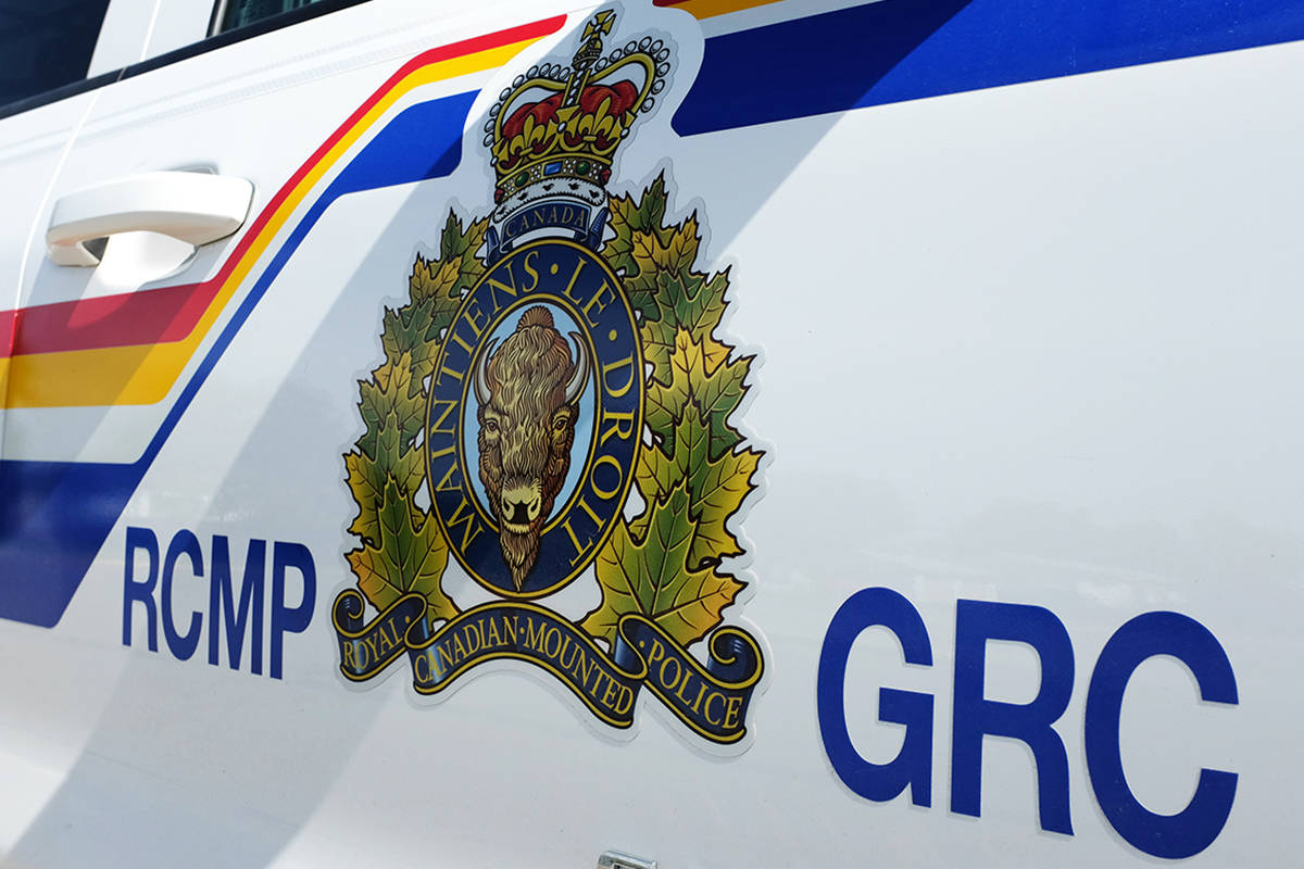 Ponoka RCMP chase ends in arrests at gun point