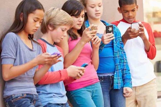 Investors urge Apple to take action against child gadget addiction