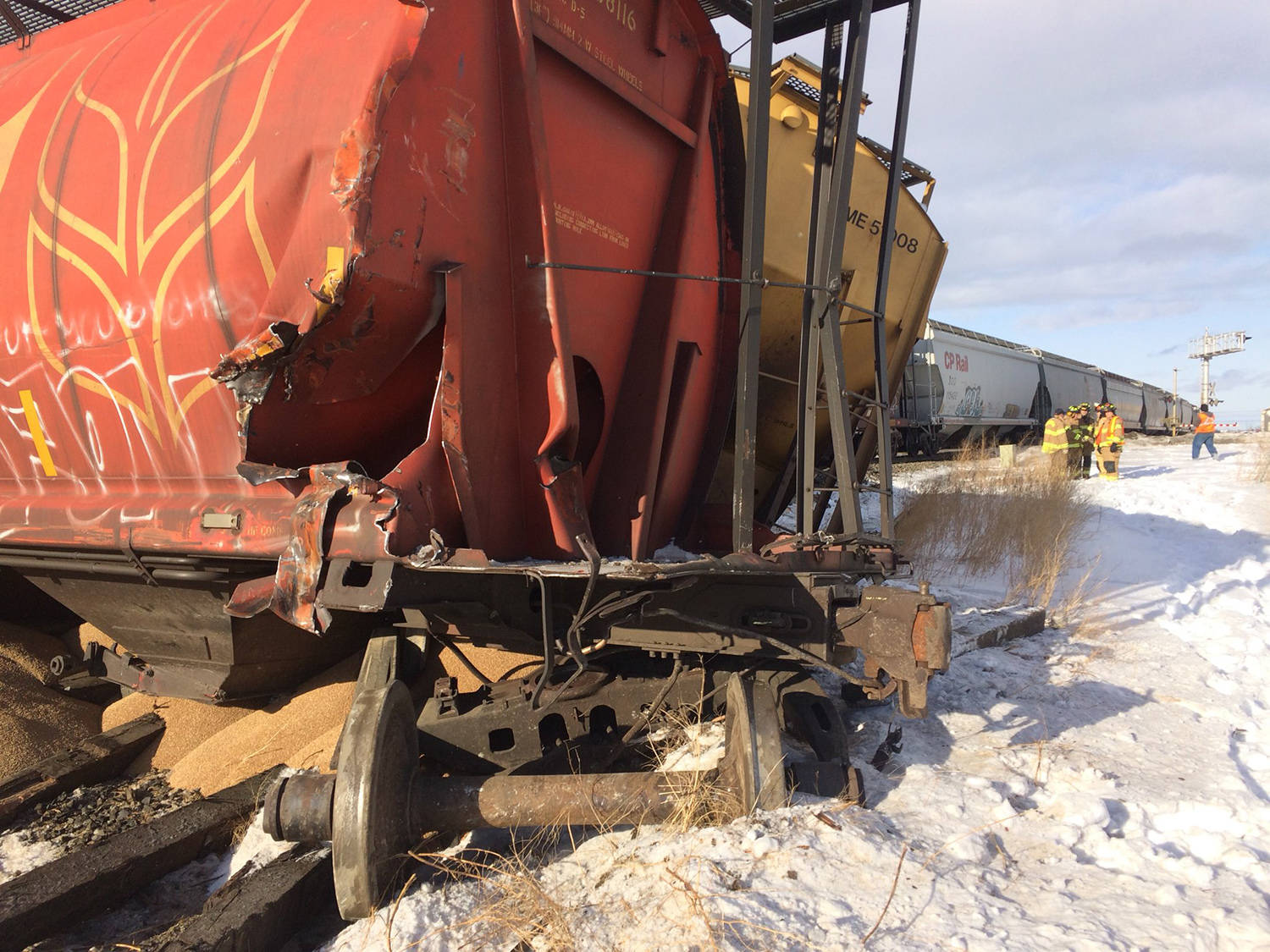 Several grain cars left the CP Rail tracks near 101 Street and Ellerslie Road in the early afternoon Feb. 16, spilling some of their contents. It was reported no hazardous materials were spilled. Image: Twitter - Edmonton Police Service Southeast Division                                 Several grain cars left the CP Rail tracks near 101 Street and Ellerslie Road in the early afternoon Feb. 16, spilling some of their contents. It was reported no hazardous materials were spilled. Image: Twitter - Edmonton Police Service Southeast Division