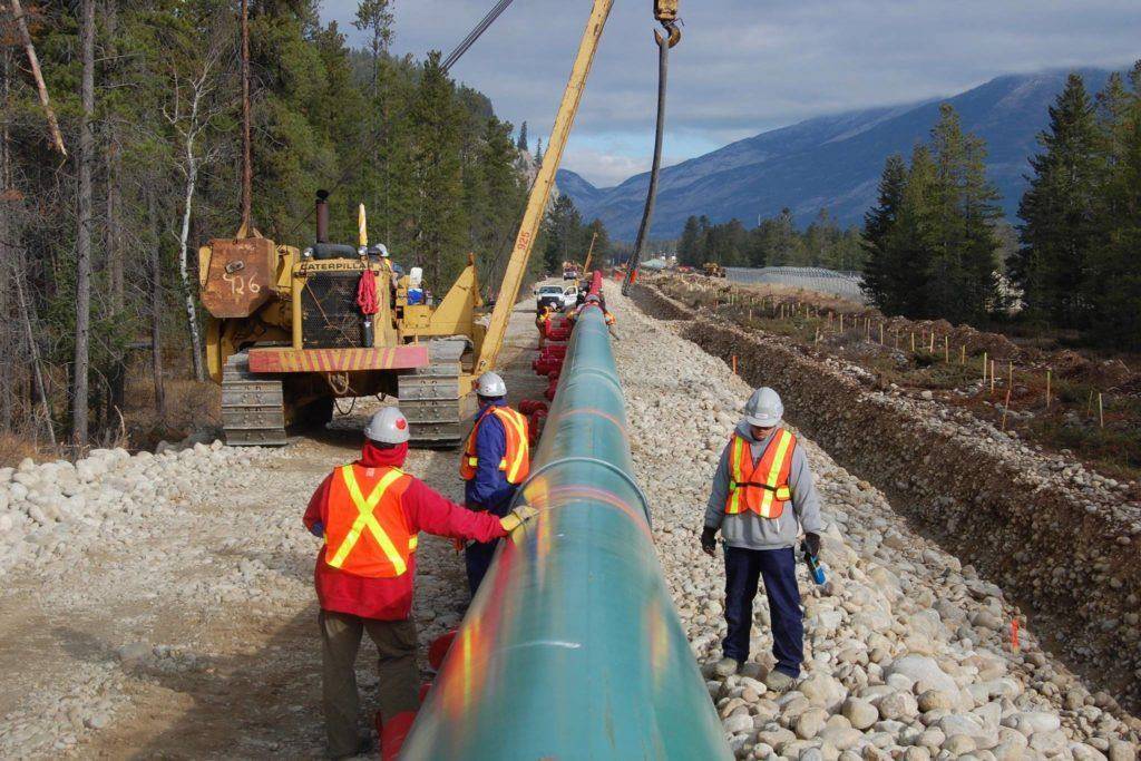 B.C., Alberta clash as Kinder Morgan suspends Trans Mountain work