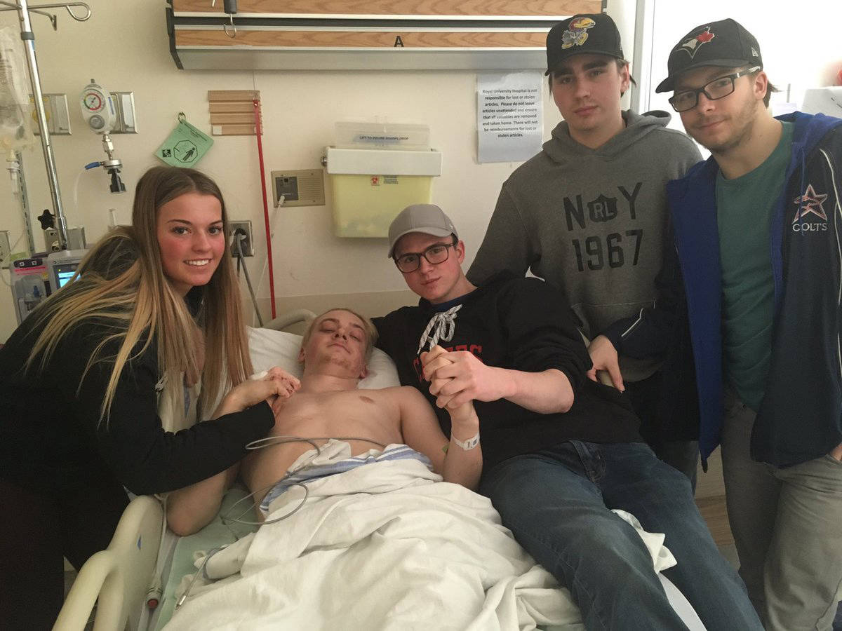 Friends and family visit Olds’ Graysen Cameron in hospital. Cameron was one of the 14 injured in a bus crash on Friday in Saskatchewan. The Humboldt Broncos team was travelling for a playoff game when the crash took place. Photo via Twitter/Levi Mitchell.