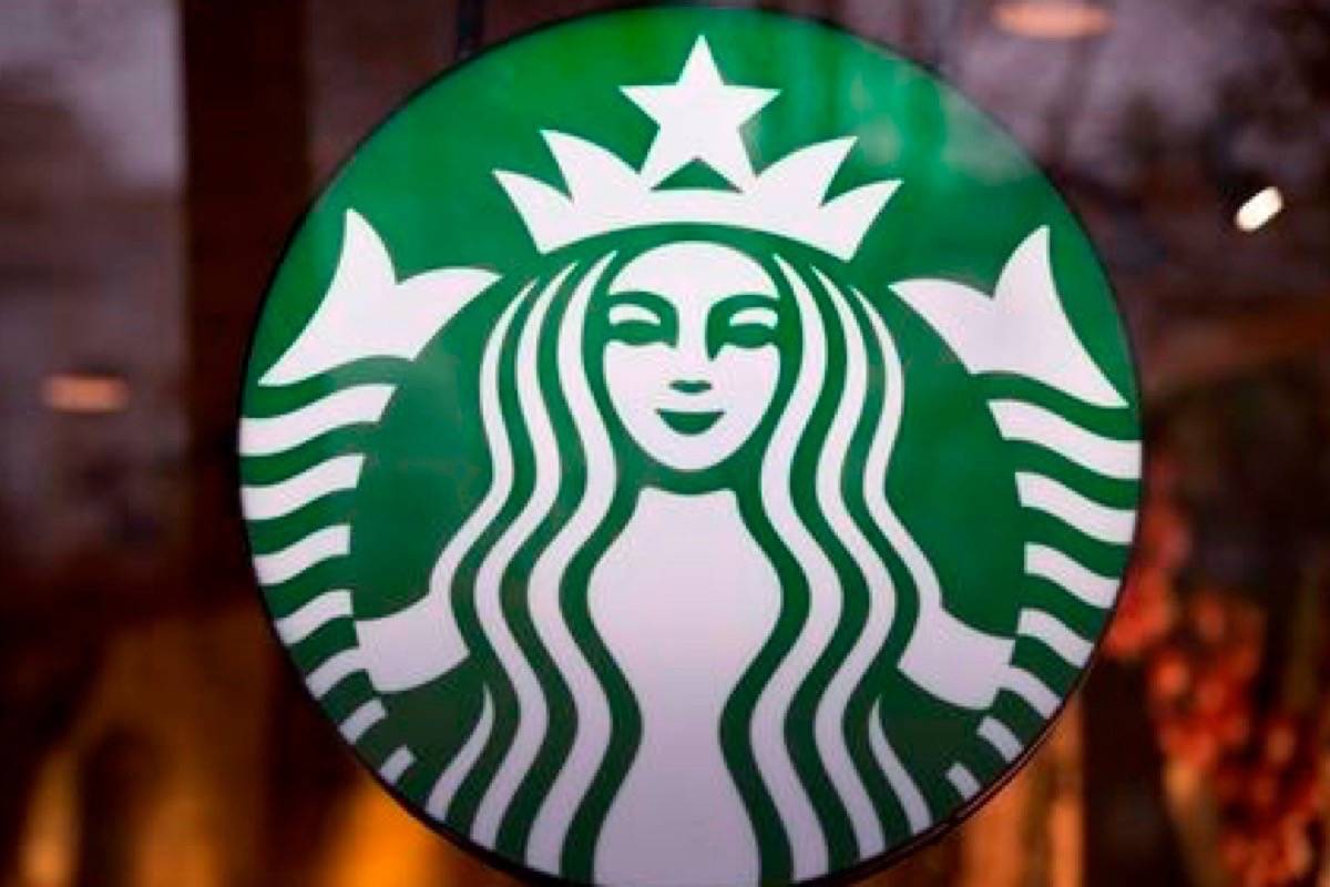 Starbucks to give racial sensitivity training after viral arrest video