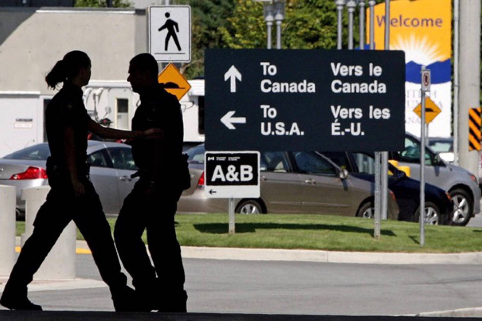 5 things to know about the ongoing influx of asylum seekers in Canada