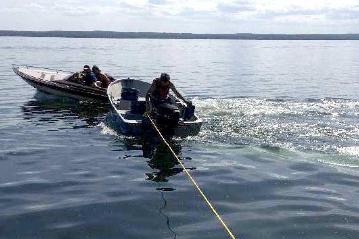 Fisherman falls out of boat, RCMP chase down vessel