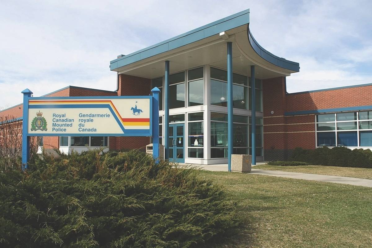 Tensions high at Wetaskiwin high school amid lockdown