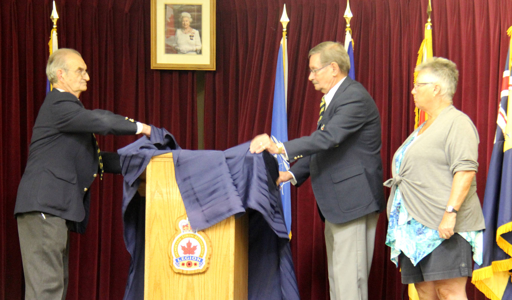 The new podium dedicated in the name of past president Steve Dills was unvieled at the Legion during a recent meeting. Photo by Megan Roth/Sylvan Lake News