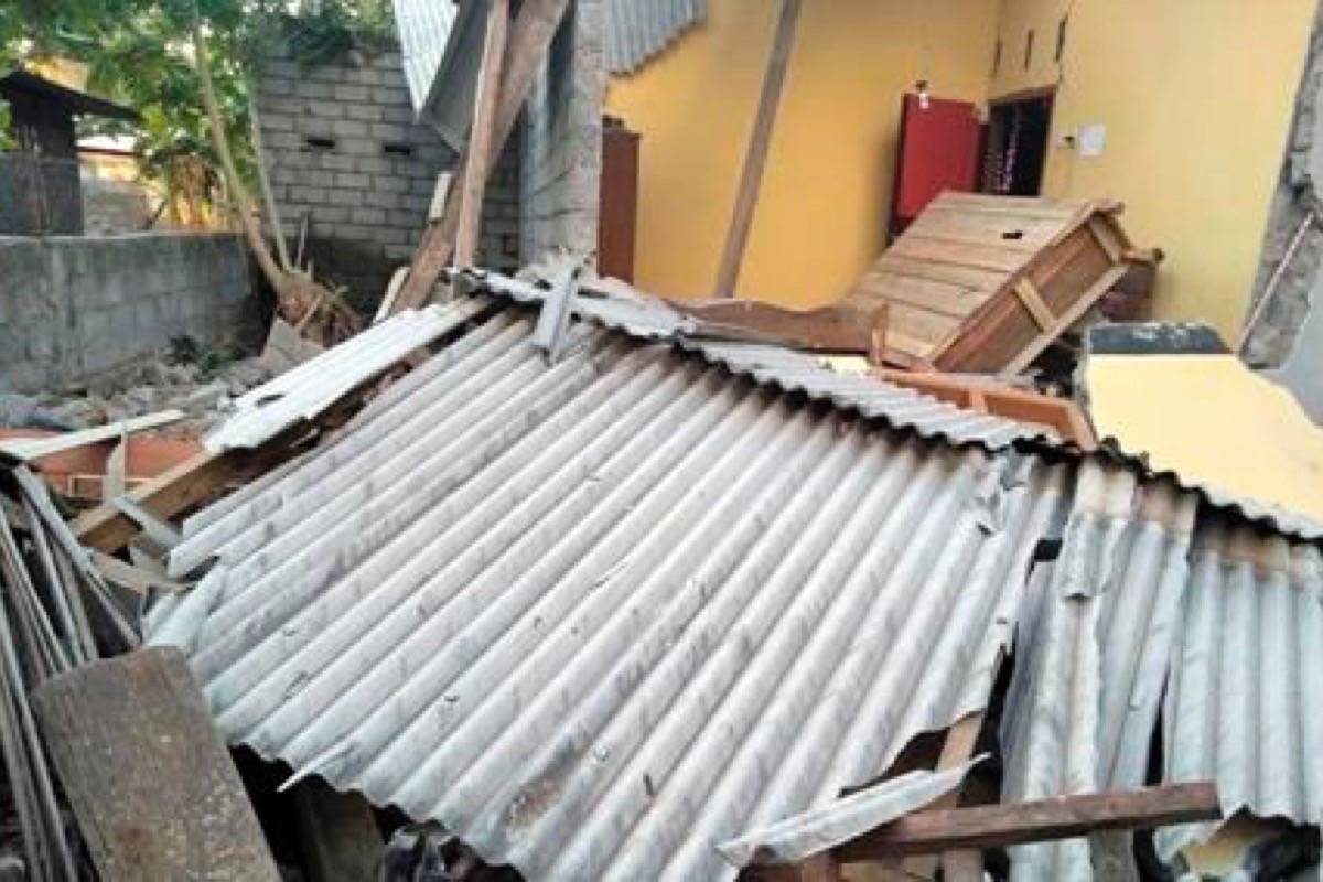 At least 10 dead, 40 hurt as 6.4 quake hits Indonesia island