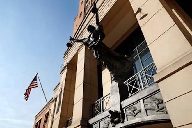 Federal court is seen as the trial of former Trump campaign chairman Paul Manafort continues, in Alexandria, Va., Thursday, Aug. 9, 2018. (AP Photo/Jacquelyn Martin)