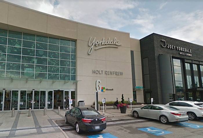 Police investigate gunshots at Toronto mall