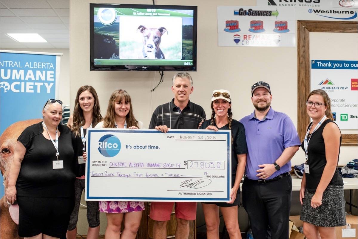 From left, Kari Pruden, Amanda Gerhardt, Jade Porter, Bill Graham (Rifco CEO), Tara Hellewell (Executive Director, CAHS), Chad Evans (Board Member, CAHS) and Lindsay Mandelin. photo submitted