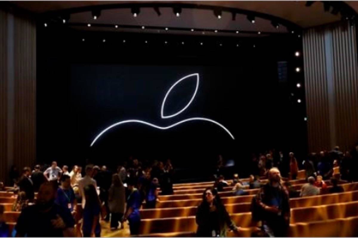 People file into the Steve Jobs Theater before an event to announce new Apple products Wednesday, Sept. 12, 2018, in Cupertino, Calif. (AP Photo/Marcio Jose Sanchez)