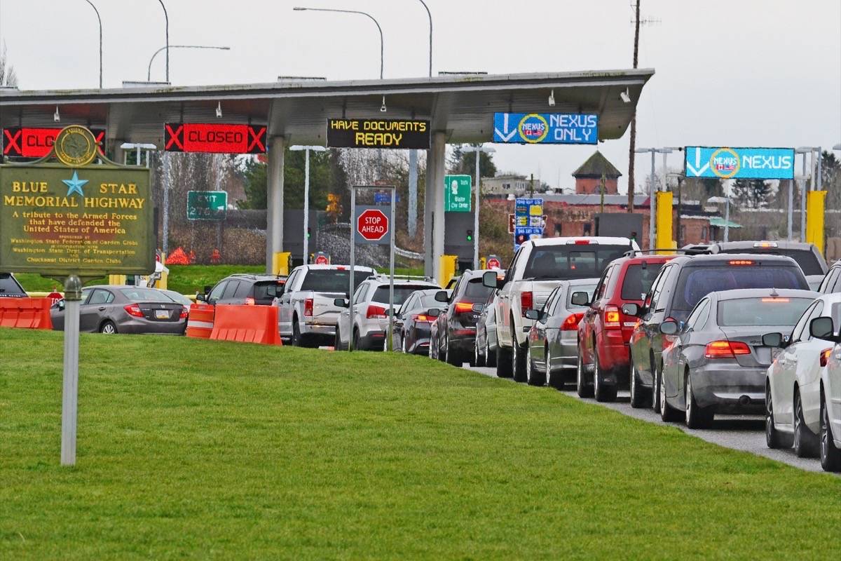 Canadian pot workers to be allowed to cross border: U.S. officials