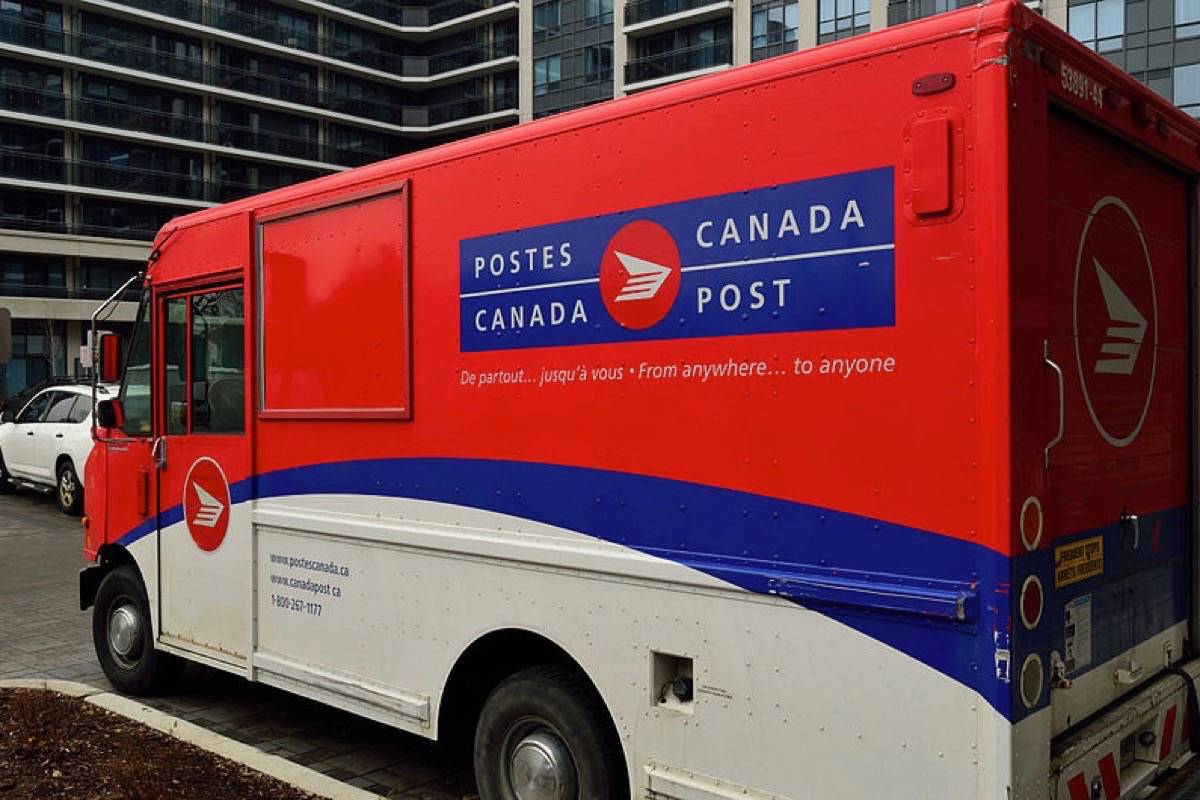 Canada Post union issues strike notice; rotating strikes could begin Monday