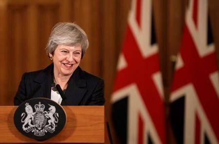 UK’s May appeals to public on Brexit, braces for more blows
