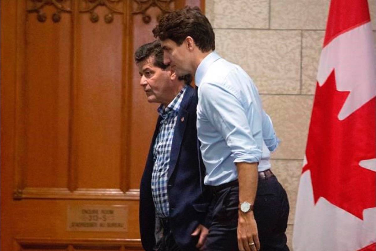 Prime Minister Justin Trudeau and Unifor National President Jerry Dias make their way to a meeting on Parliament Hill in Ottawa on Tuesday, November 27, 2018. (Fred Chartrand/The Canadian Press)