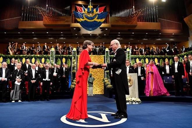 Canadian physicist collects Nobel Prize