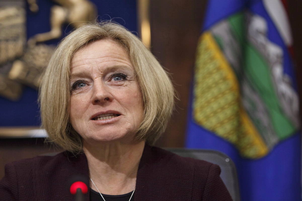 Alberta Premier Rachel Notley speaks to cabinet members in Edmonton on Monday December 3, 2018. (THE CANADIAN PRESS/Jason Franson)