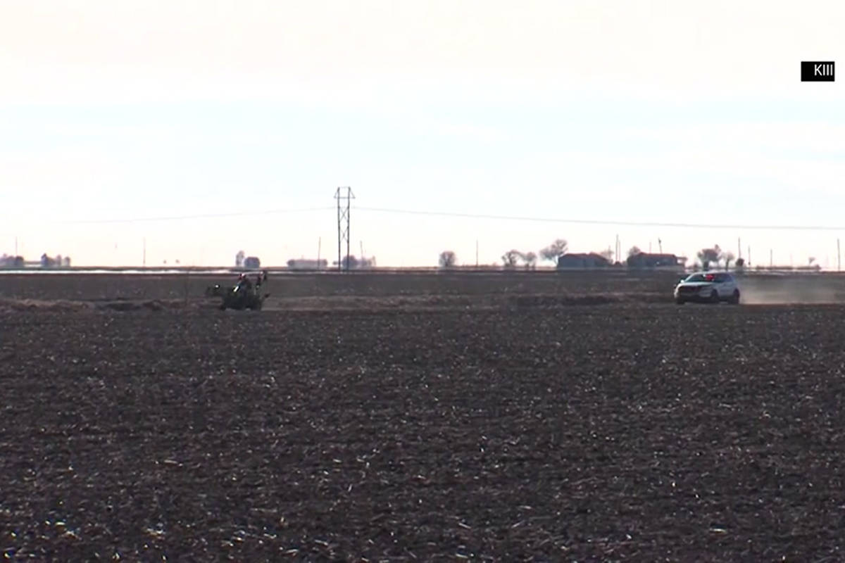 VIDEO: Texas man on a tractor leads police on slow chase