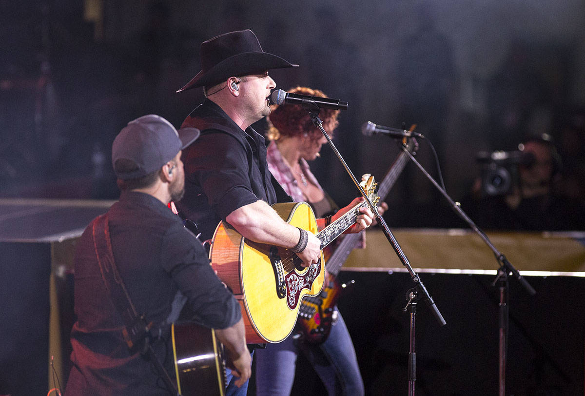 Country music star Gord Bamford performs at the closing ceremony. Robin Grant/Red Deer Express