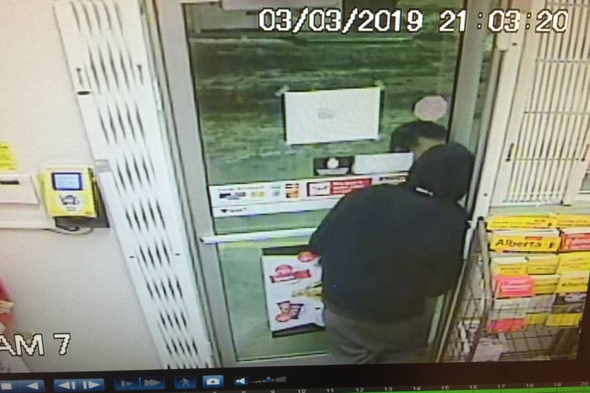 Armed man attempts robbery at Leduc business Mar. 3