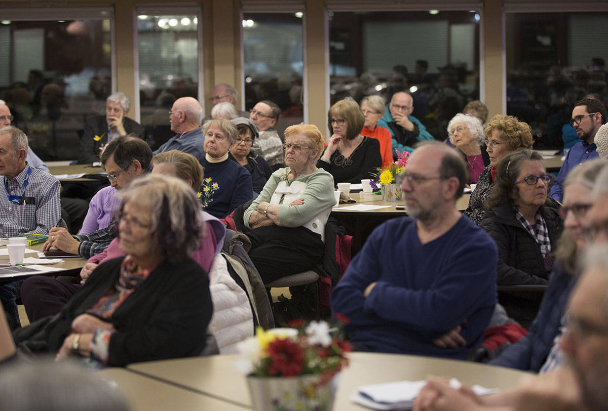 Red Deer residents listen to speakers at a Citizens’ Forum about the shortfalls in healthcare programs for seniors Wednesday night at the Golden Circle Senior Resource Centre. Robin Grant/Red Deer Express