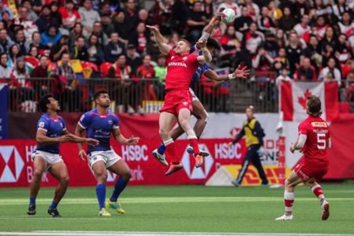 Canada’s Connor Braid (6) jumps for the ball against Samoa’s Elisapeta Alofipo (10) during World Rugby Sevens Series action in Vancouver, B.C., on Saturday March 9, 2019. THE CANADIAN PRESS/Ben Nelms