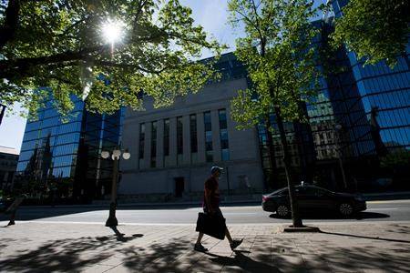 Rising global debt holding back growth, opening up vulnerabilities: central bank