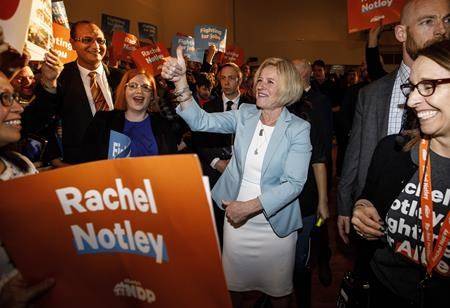 Alberta NDP’s Notley say she’ll hire more teachers, build more schools