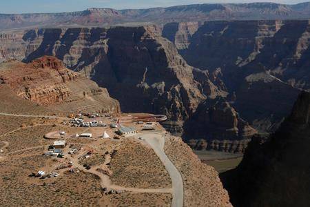 Tourist taking photos dies in fall at Grand Canyon